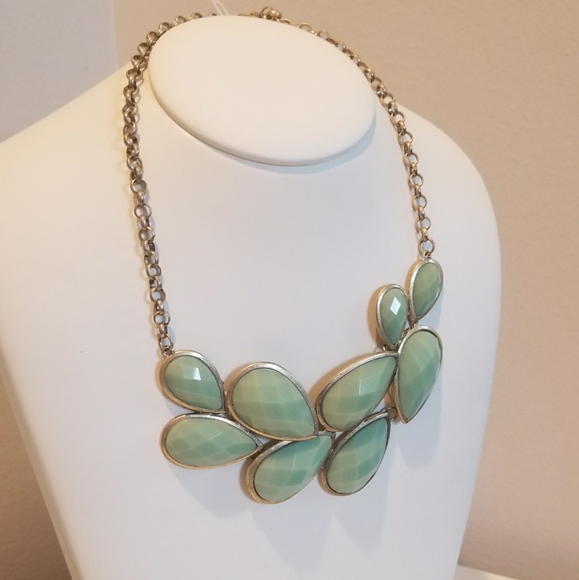 Charming Charlie Mint Green leaf necklace - Picture 7 of 9